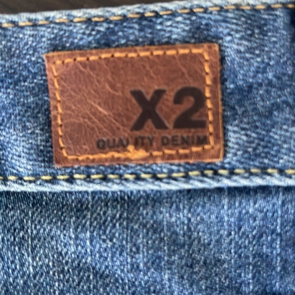 Express X2 Woman’s Capri Pants - Picture 6 of 11